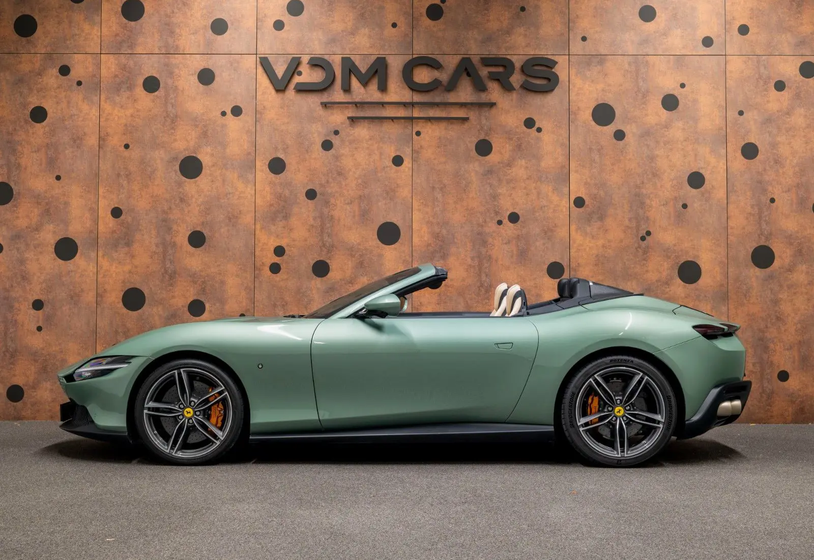 Ferrari Roma Spider * SPECIAL PAINT * MAGNERIDE * 360 * VENT *  - 170168