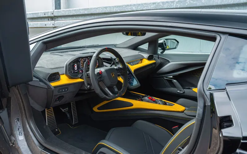 Lamborghini Revuelto 6.5 V12 * NEW CAR * AVAILABLE * BI COLOR - 131974