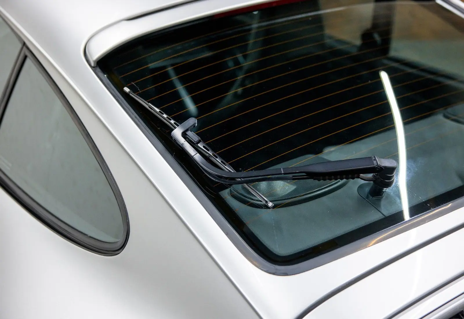 Porsche 993 Carrera 4S Coupé * Schaltgetriebe * Dach *  - 128075