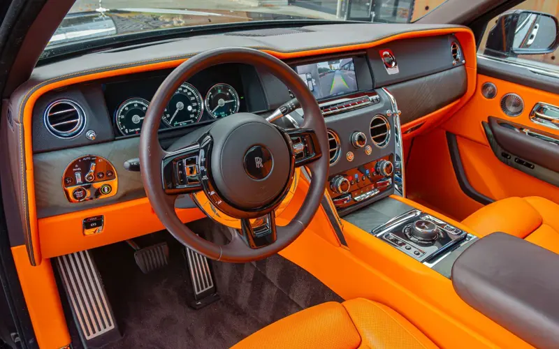 Rolls-Royce Cullinan * FOND-ENT. * VIEWING SUITE * BESPOKE * MASSAG - 96971