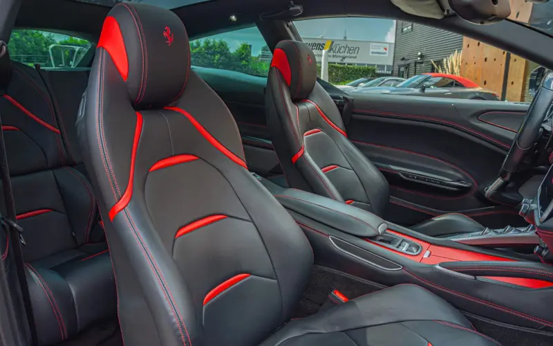 Ferrari GTC4Lusso V12 * NOVITEC * CARPLAY * P.DISPLAY * PANO * VO - 96773