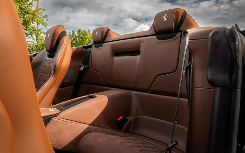Ferrari Roma Spider * SPECIAL COLOR * VENT * VOLL * LP €345.000 - 171135