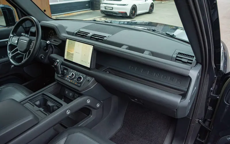 Land Rover Defender 3.0 D300 MHEV HSE 110 * MERIDIAN * PANO *  - 84803