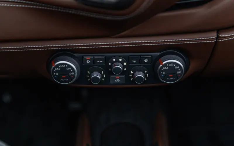 Ferrari 488 Spider HELE * SERVICE NEW * WARRANTY * ELEC.SEAT *  - 123140