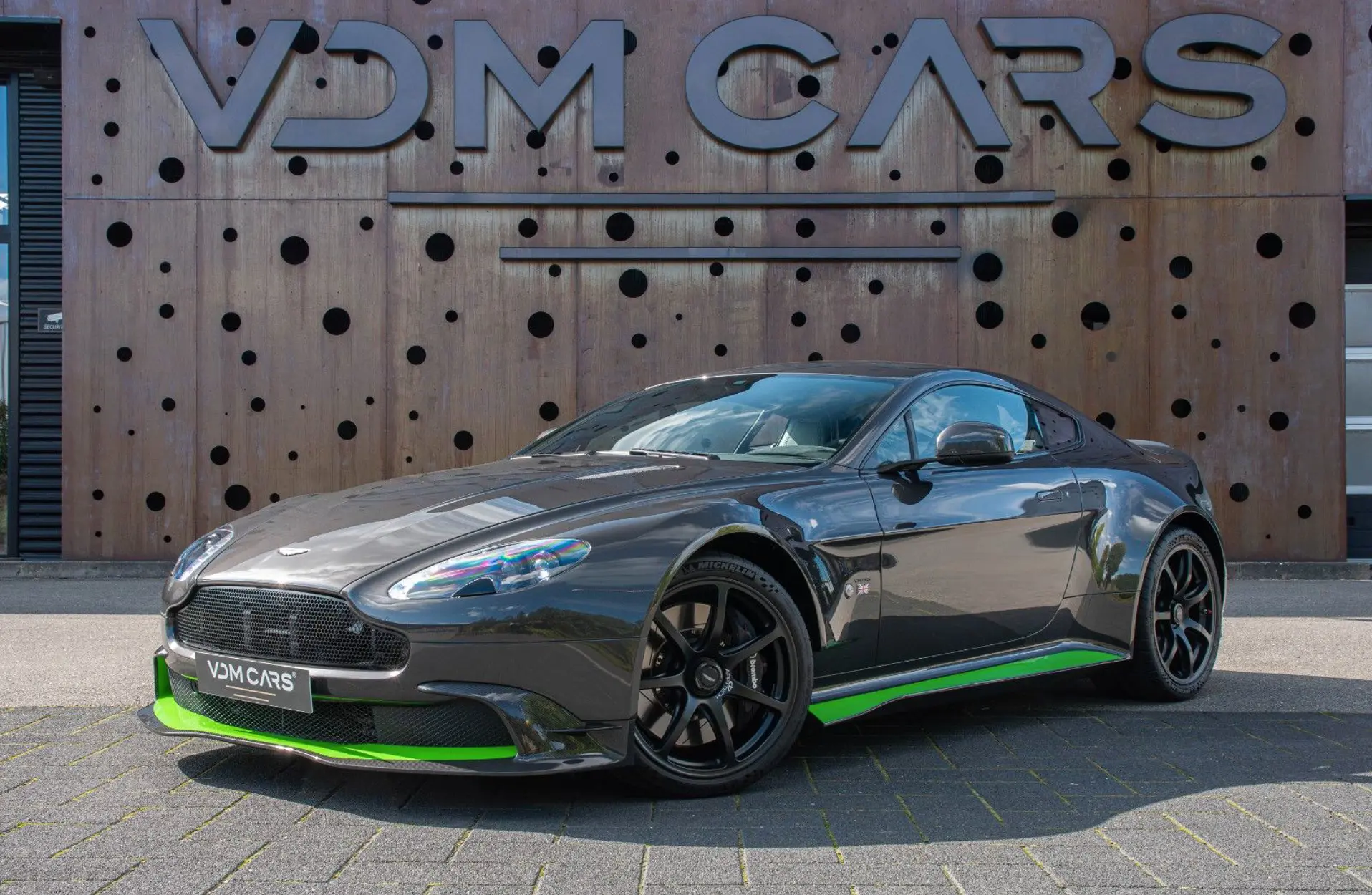 Aston Martin - V8 Vantage - 116278