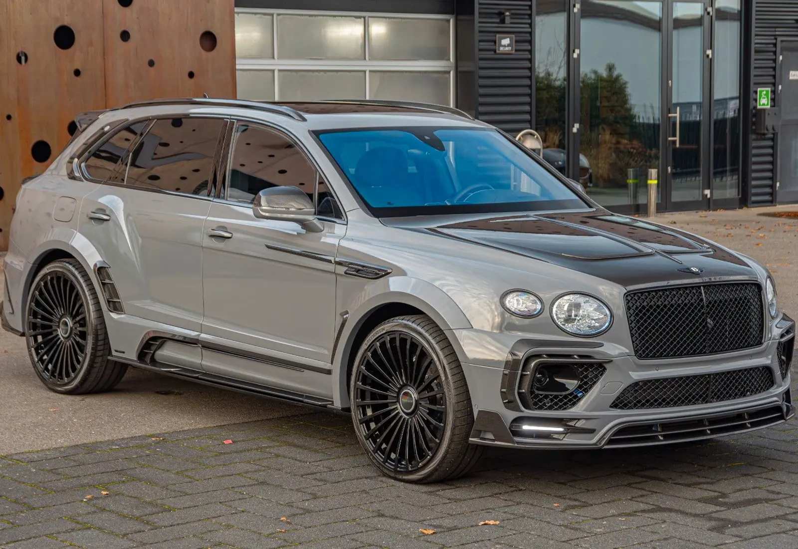 Bentley Bentayga V8 MANSORY * FULL CARBON * CERAMIC BRAKES *  - 74393