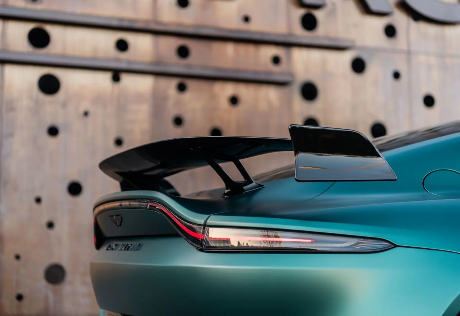 Aston Martin Vantage F1 * CARBON * AERO * INKL.ORIG.WINTERRADSATZ *  - 126768