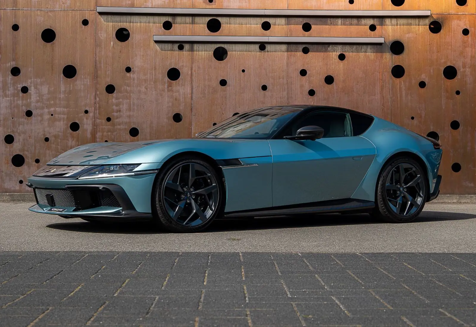 Ferrari 12Cilindri * MATT Carbon * VOLL * LP 565.205,- * Neu - 169187