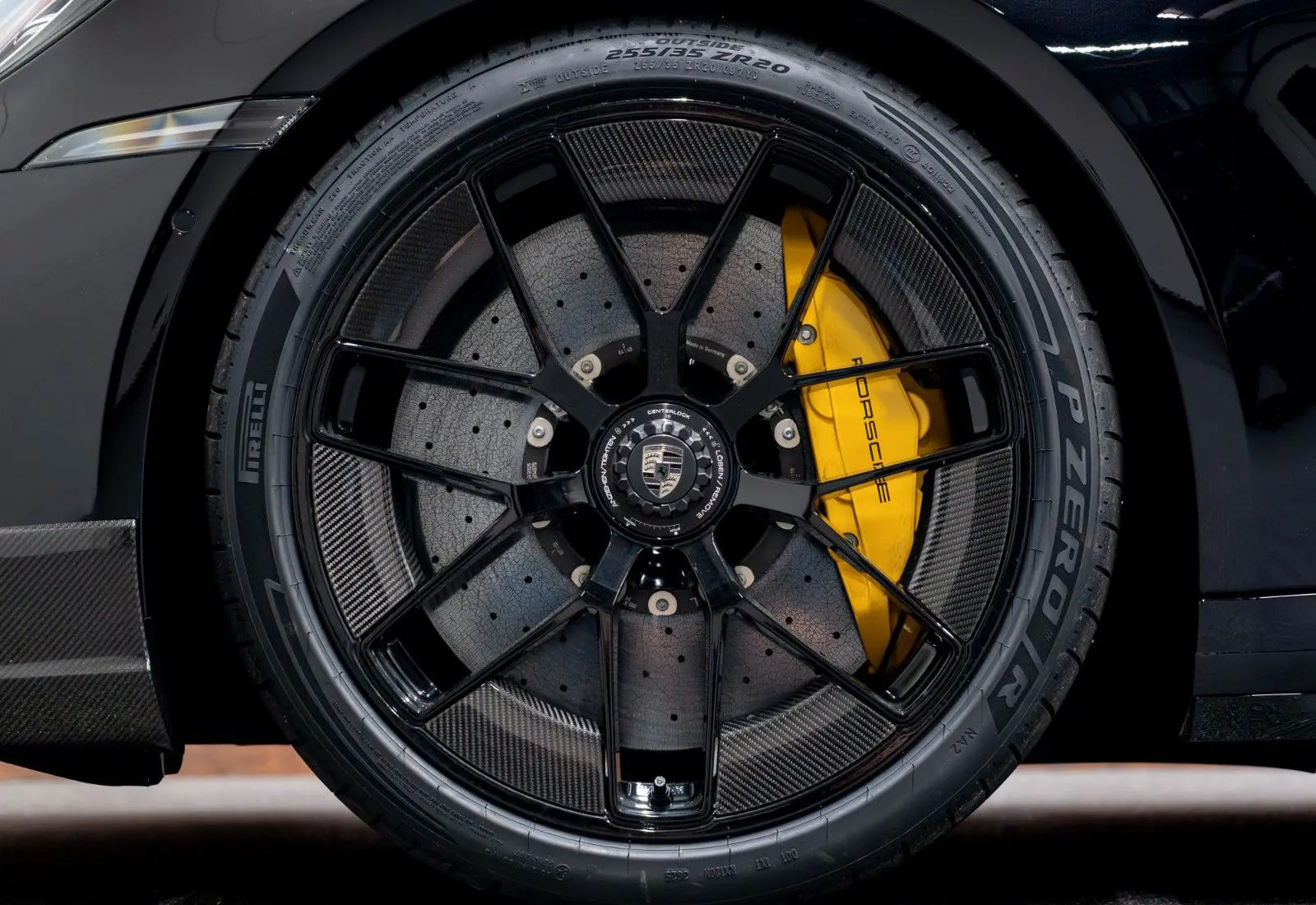 Porsche 911 Turbo S * 992.2 * MY26 * SPORTDES * CARBON EXTERIOR - 145885