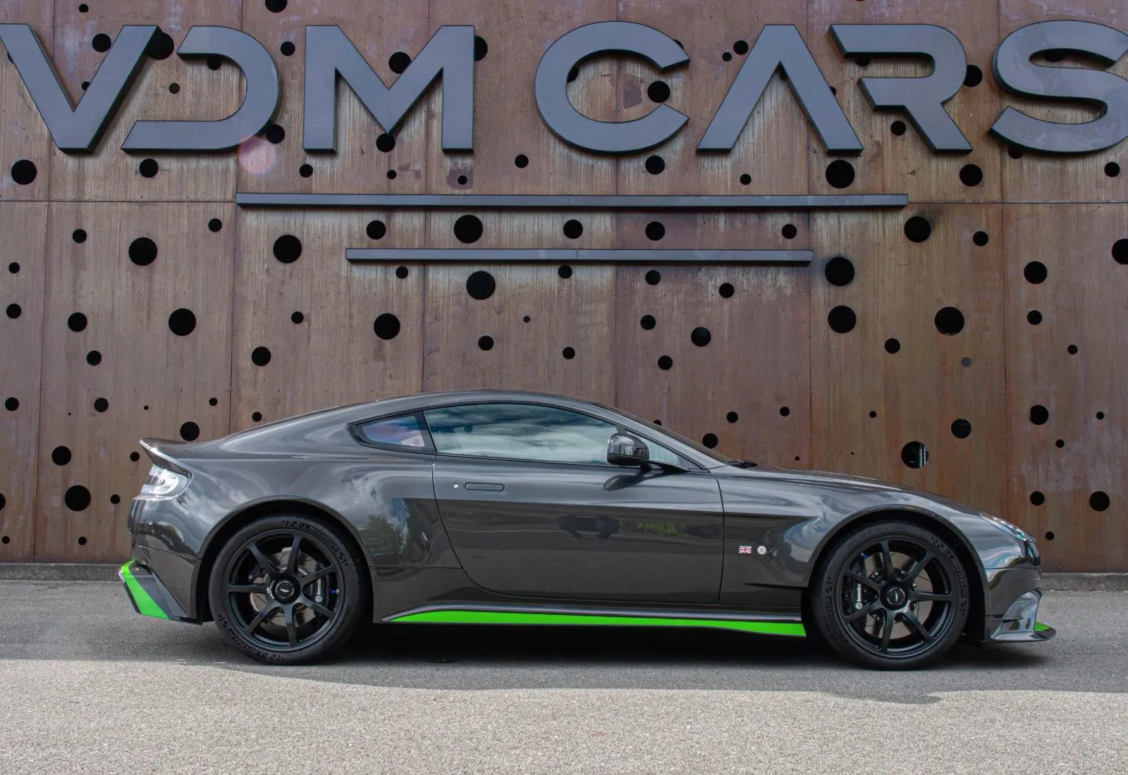 Aston Martin V8 Vantage * GT8 * TITANIUM * MAGNESIUM WHEEL * CARBON *  - 116285