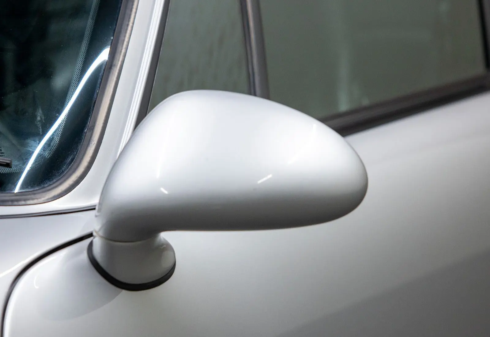 Porsche 993 Carrera 4S Coupé * Schaltgetriebe * Dach *  - 128070