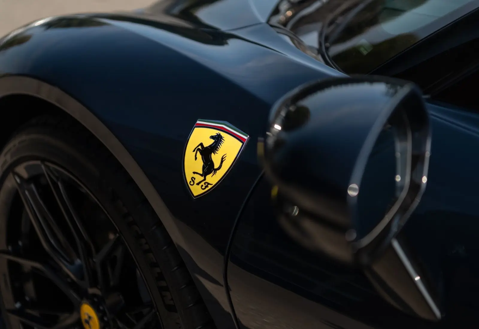 Ferrari SF90 Spider * CARBON(12x) * CARPLAY * LIFT * TWO-TONE *  - 117909