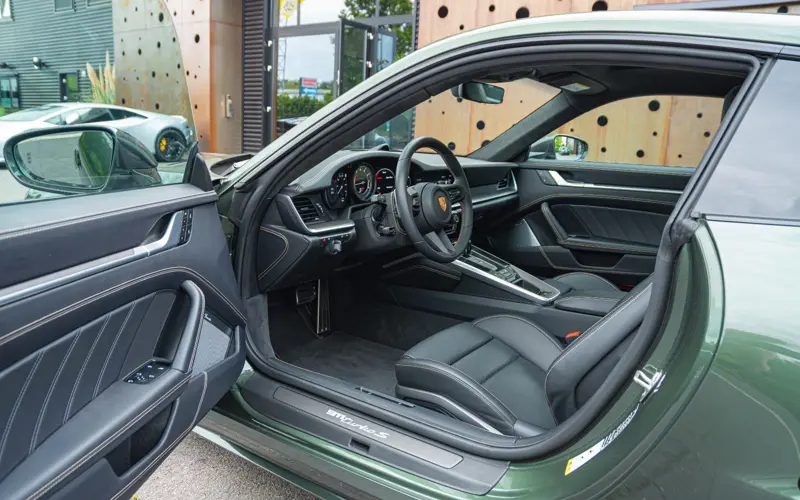 Porsche 992 Turbo S * AERO * PASM * PCCB * CARBON *  - 109987