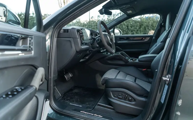 Porsche Cayenne Coupe Turbo E-Hybrid * PTS * GT PACKAGE *  - 127575