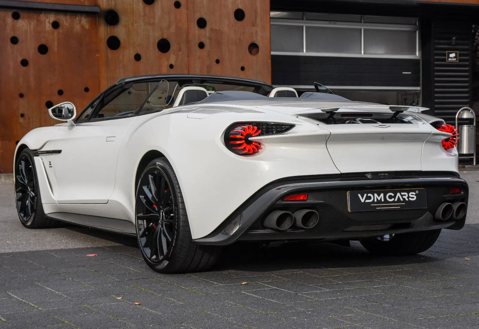 Aston Martin Vanquish Zagato Volante * 1 OF 99 * ONLY 7.000KM *  - 67367