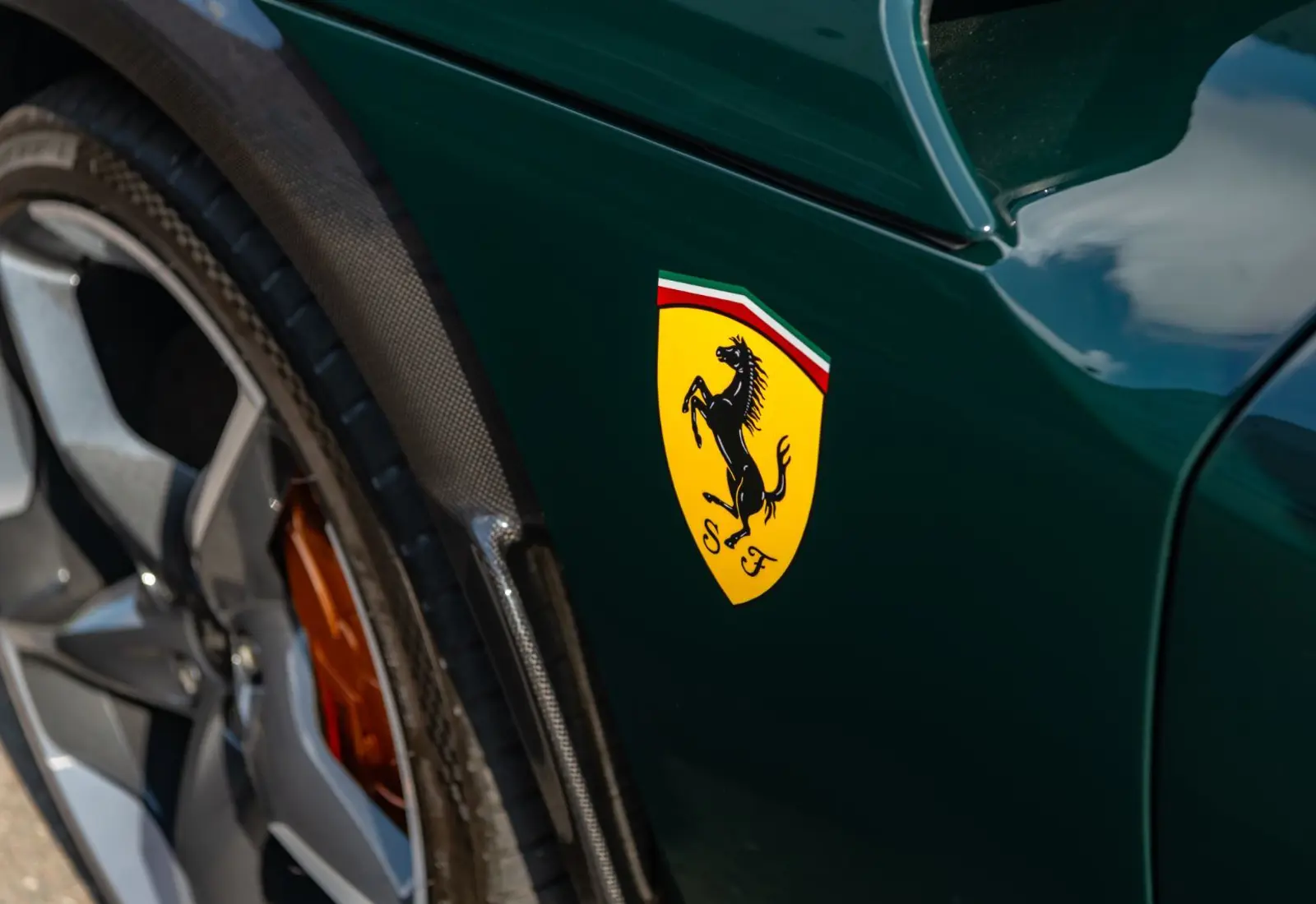 Ferrari Purosangue V12 * CARBON (9x) * MASSAGE * PANO * STOCK *  - 117894