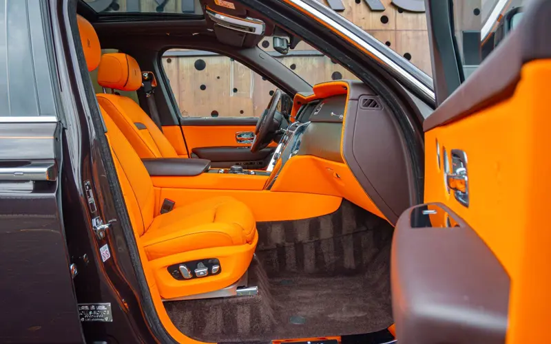 Rolls-Royce Cullinan * FOND-ENT. * VIEWING SUITE * BESPOKE * MASSAG - 96979