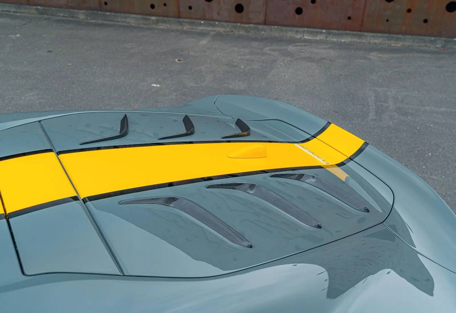 Ferrari 812 Competizione * 1 of 8 color ! * GRIGIO MEDIO *  - 137924