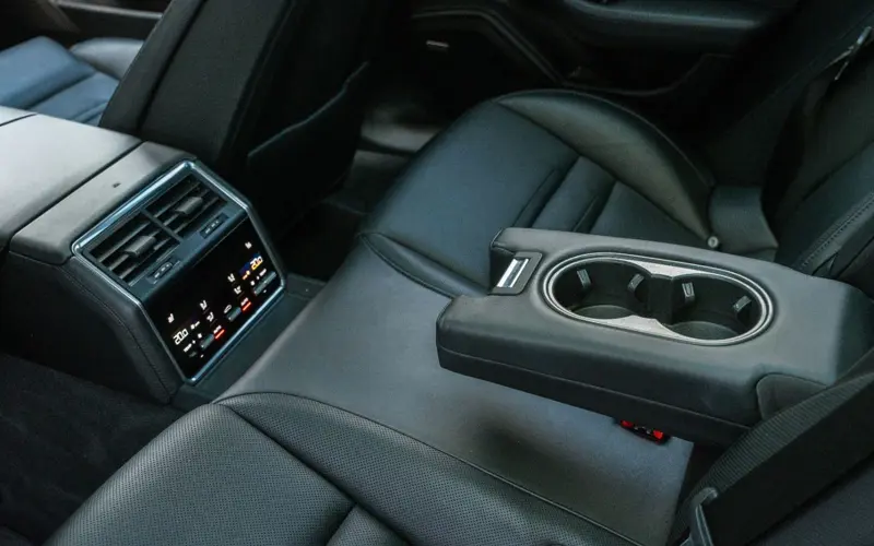 Porsche Panamera Sport Turismo 4 E-Hybrid * SPORTPAKET * CH - 166179