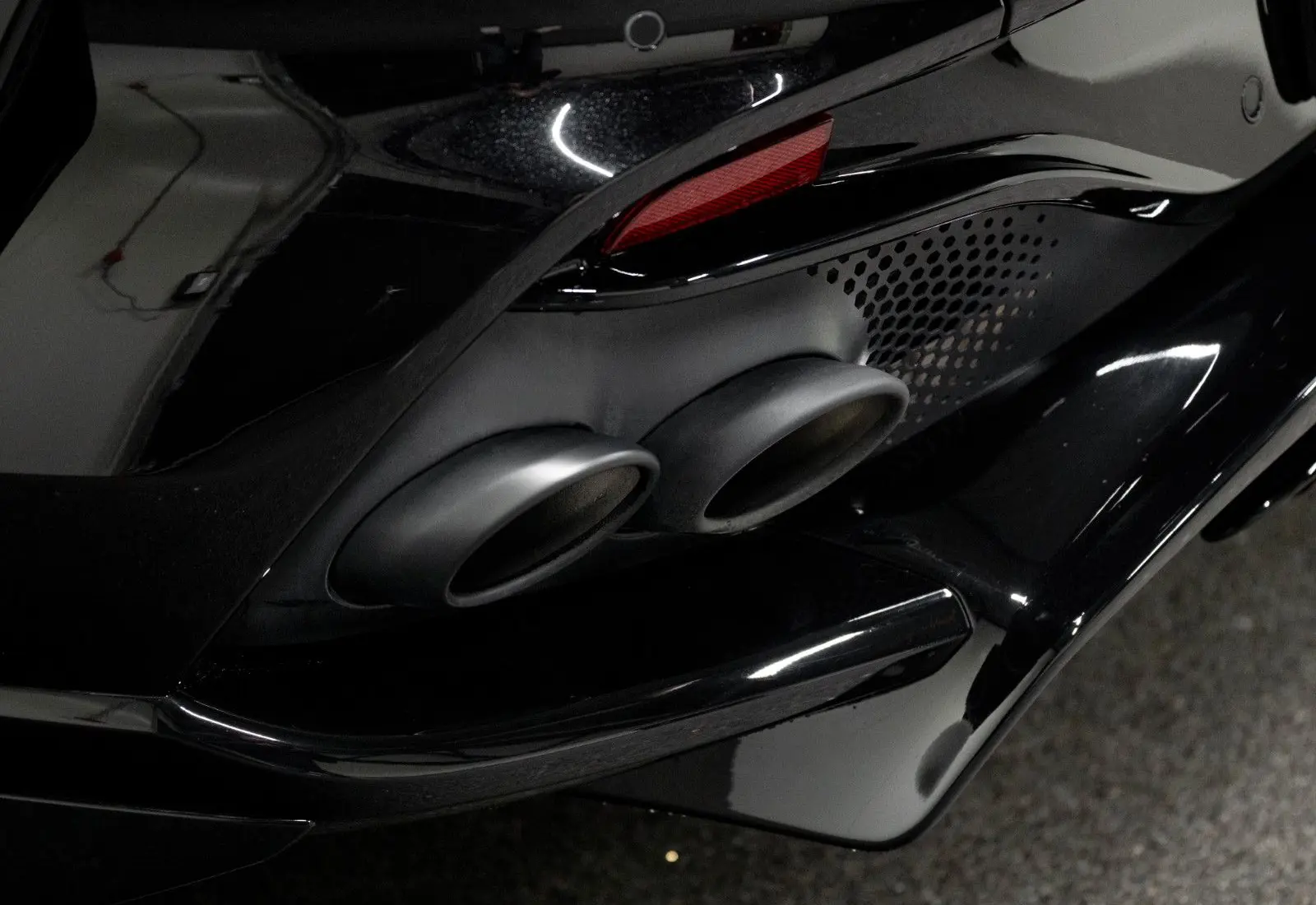 Aston Martin DBX 707 * Carbon * Sitzbelüftung * ACC * 360 * DesignPack - 165707