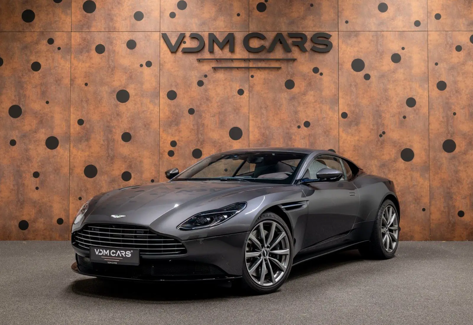 Aston Martin DB11 4.0 V8 * 9.564 km * INSPEKTION NEU * B&amp;O * 360 *  - 165653
