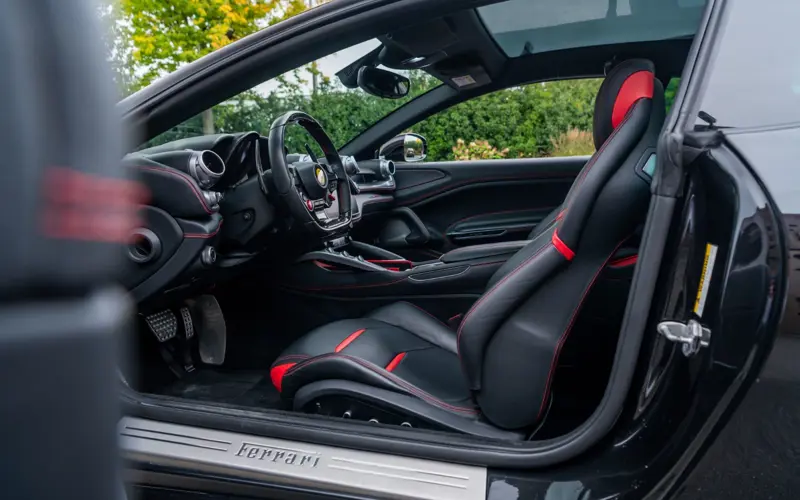 Ferrari GTC4Lusso V12 * NOVITEC * NEW SERVICE * NEW WARRANTY - 118500