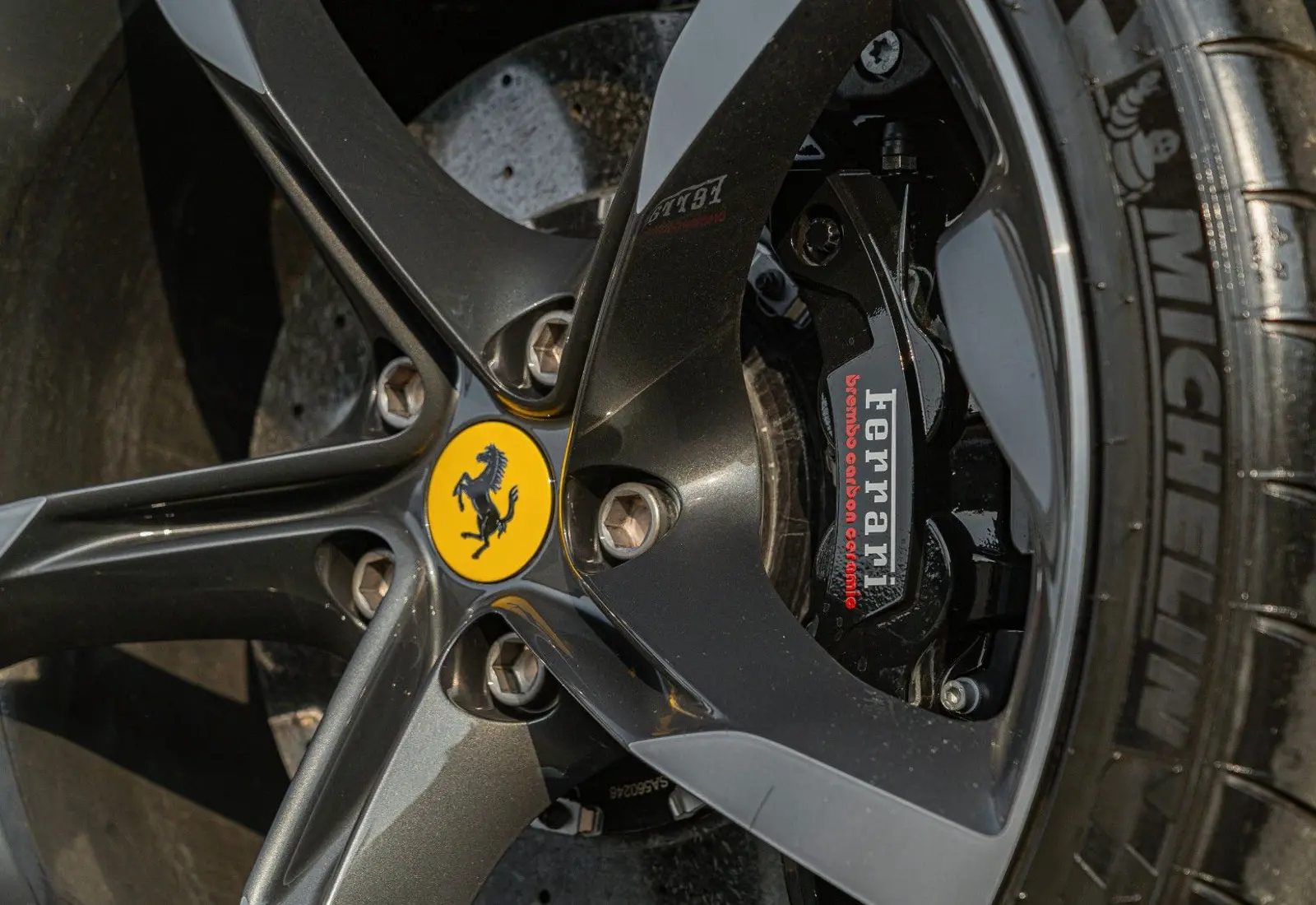 Ferrari SF90 Stradale * ATELIER * GIALLO TRIPLO * CARBON * TAILO - 138929