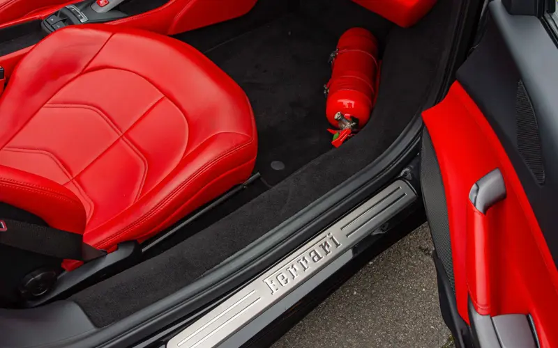 Ferrari 488 Spider * NEW SERVICE * NEW POWER * CAMERA * LEATHER - 96924