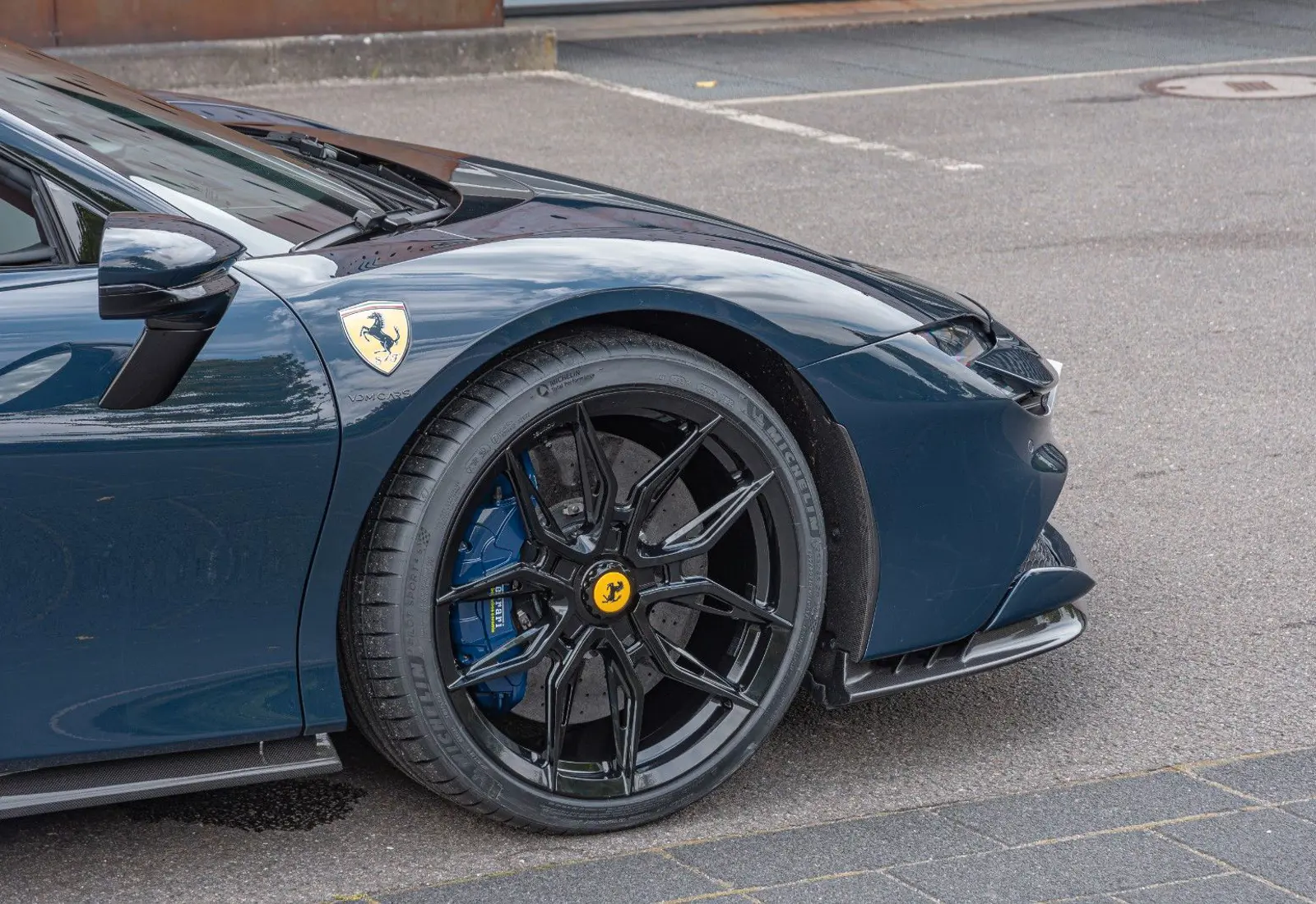 Ferrari SF90 Spider * CARBON(12x) * CARPLAY * LIFT * TWO-TONE *  - 110863