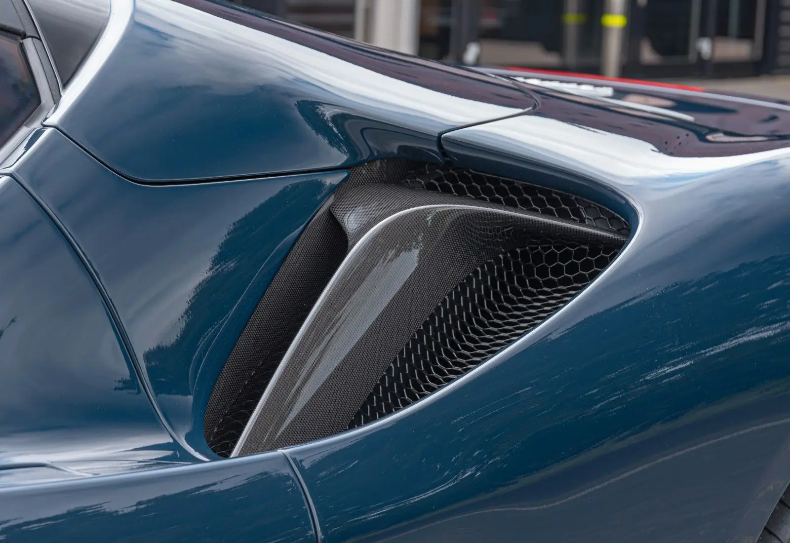 Ferrari SF90 Spider * CARBON(12x) * CARPLAY * LIFT * TWO-TONE *  - 124481