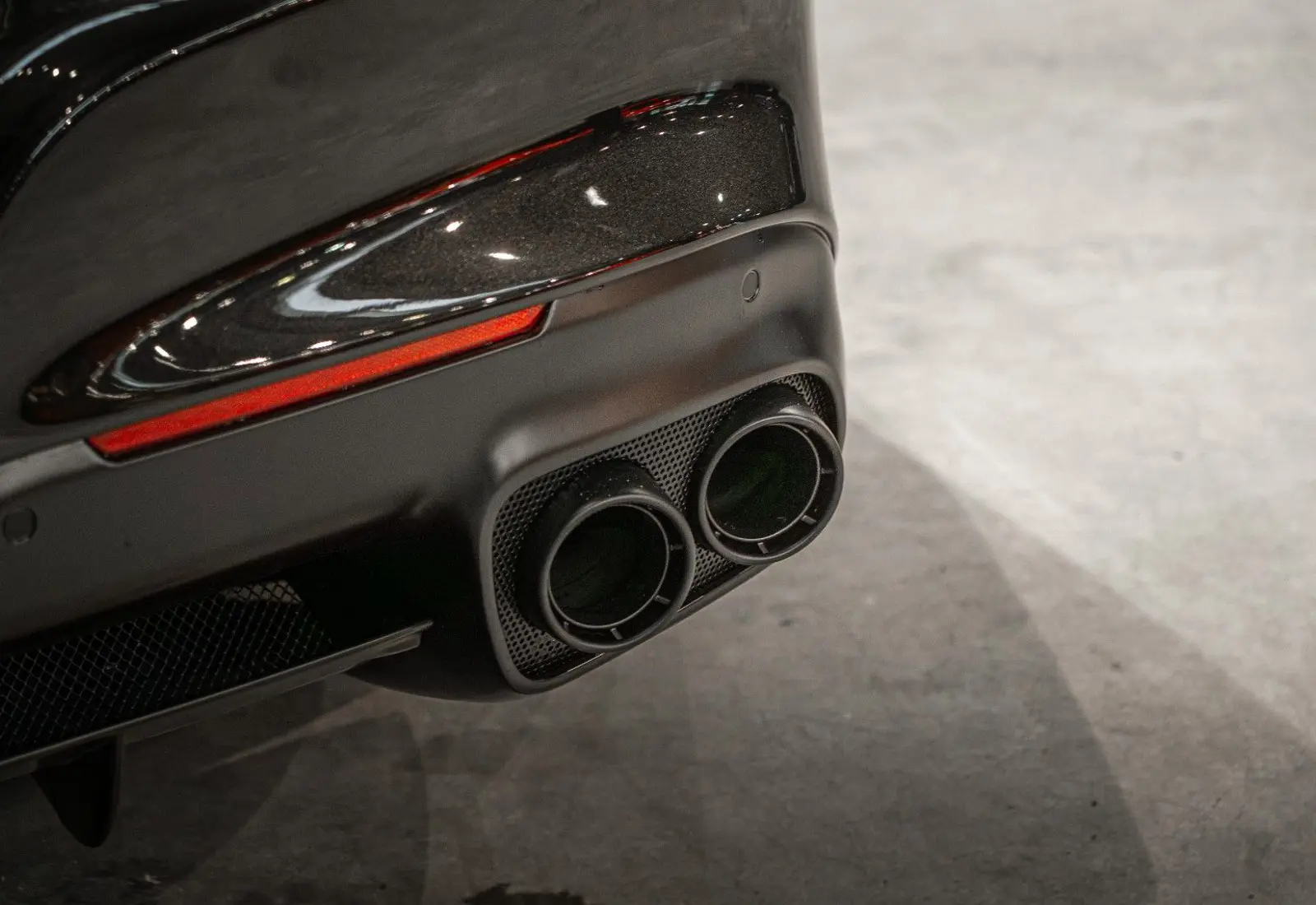 Ferrari F12 Berlinetta * ALCANTARA * CUSTOM * CARBON *  - 134888