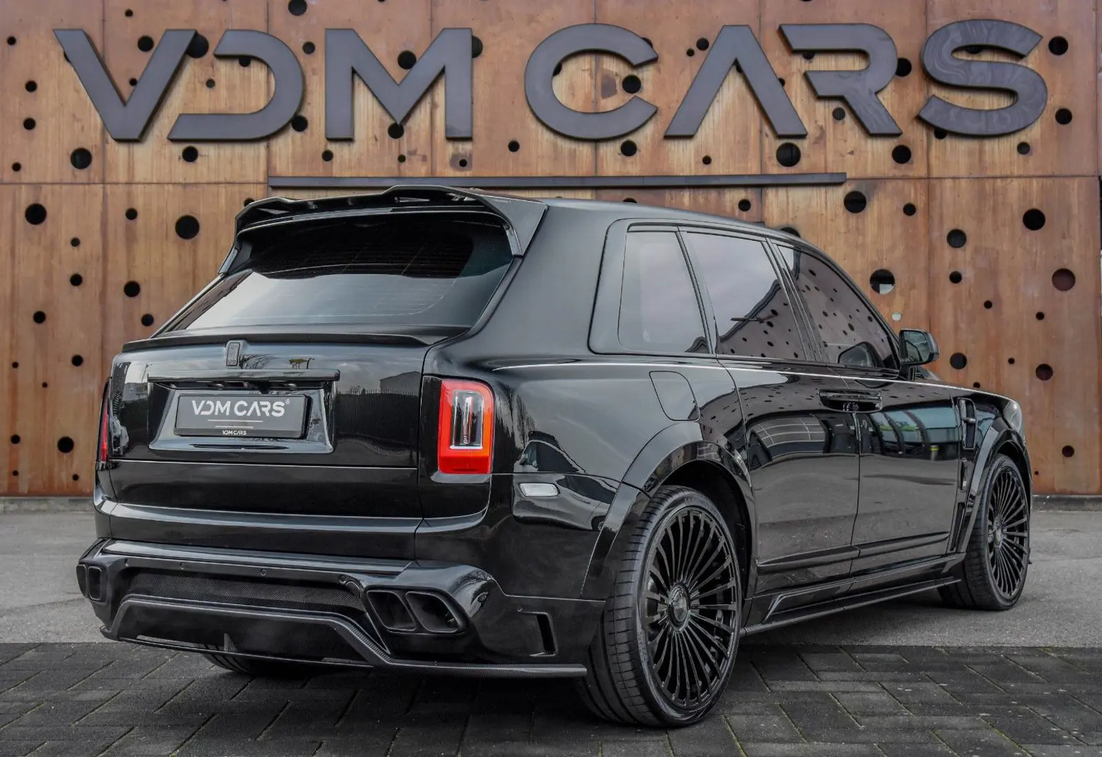 Rolls-Royce Cullinan MANSORY * REAR-ENT * STARLIGHT * NEW SERVICE - 76617