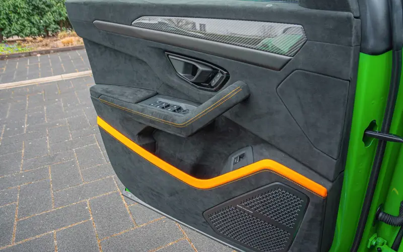 Lamborghini Urus 4.0 V8 Performante * AKRA * FULL CARBON * PANO *  - 102779
