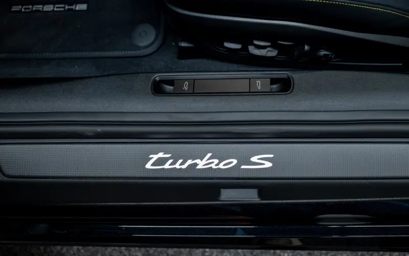 Porsche 911 Turbo S * 992.2 * MY26 * SPORTDES * CARBON EXTERIOR - 145911