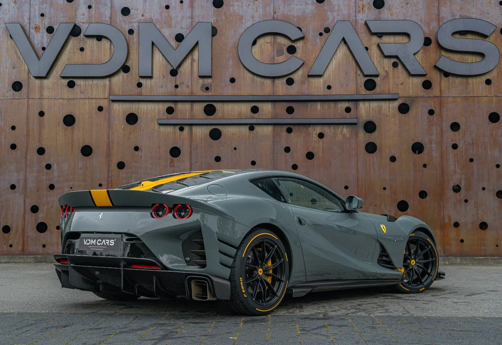 Ferrari 812 Competizione * 1 of 8 color ! * GRIGIO MEDIO *  - 137916