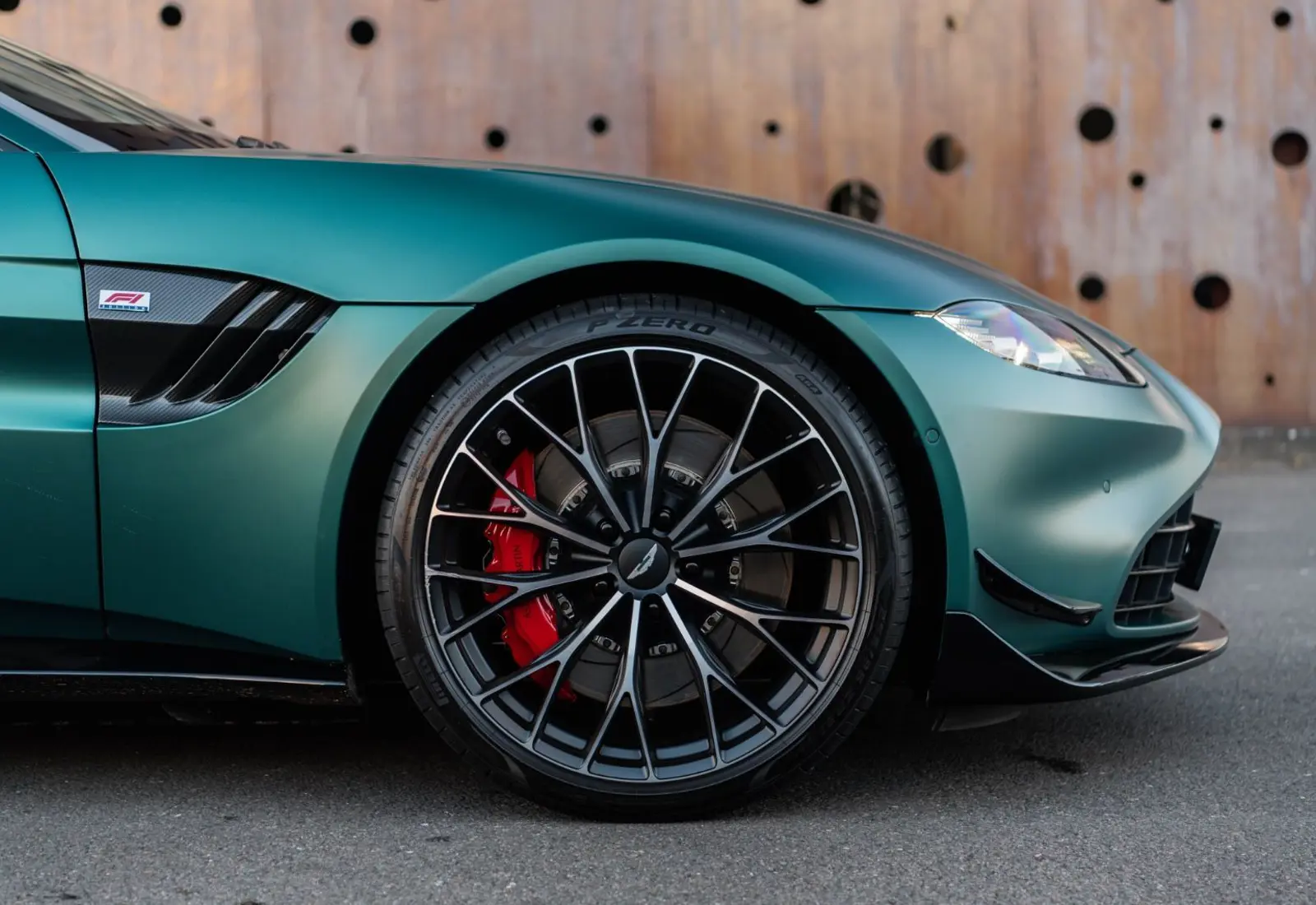 Aston Martin Vantage F1 * CARBON * AERO * INKL.ORIG.WINTERRADSATZ *  - 126765