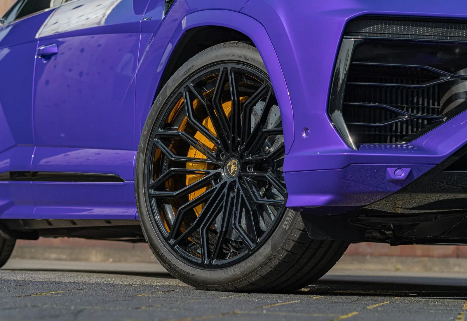 Lamborghini Urus SE * AD PERSONAM * VIOLA HONGKONG * MASSAGE * VOLL - 135937