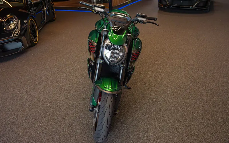 Ducati Diavel Bentley V4 * 1 OF 500 * LIMITED ED *  - 102718