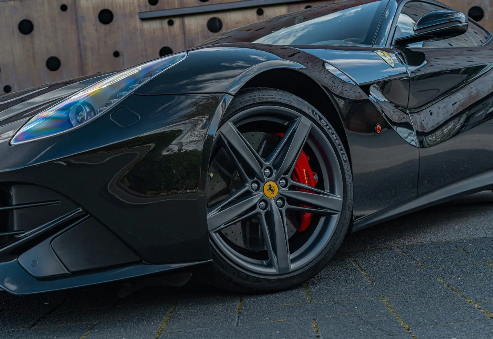 Ferrari F12 Berlinetta * ALCANTARA * CUSTOM * CARBON *  - 137159