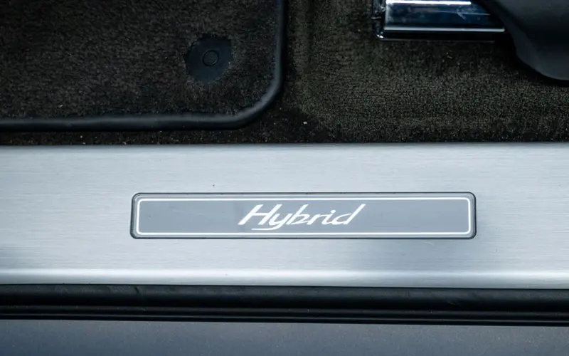 Bentley Bentayga 3.0 Hybrid 4WD * FIRST EDITION * NAIM *  - 135296