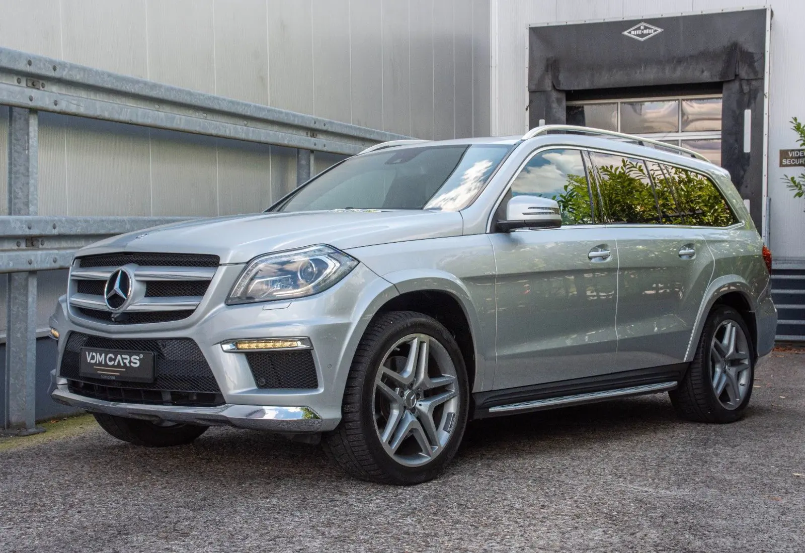 Mercedes-Benz GL 350 BlueTec 4M * AMG LINE * 7-SITZ * 360 * HARMAN *  - 114261