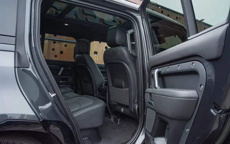 Land Rover Defender 3.0 D300 MHEV HSE 110 * MERIDIAN * PANO *  - 84806