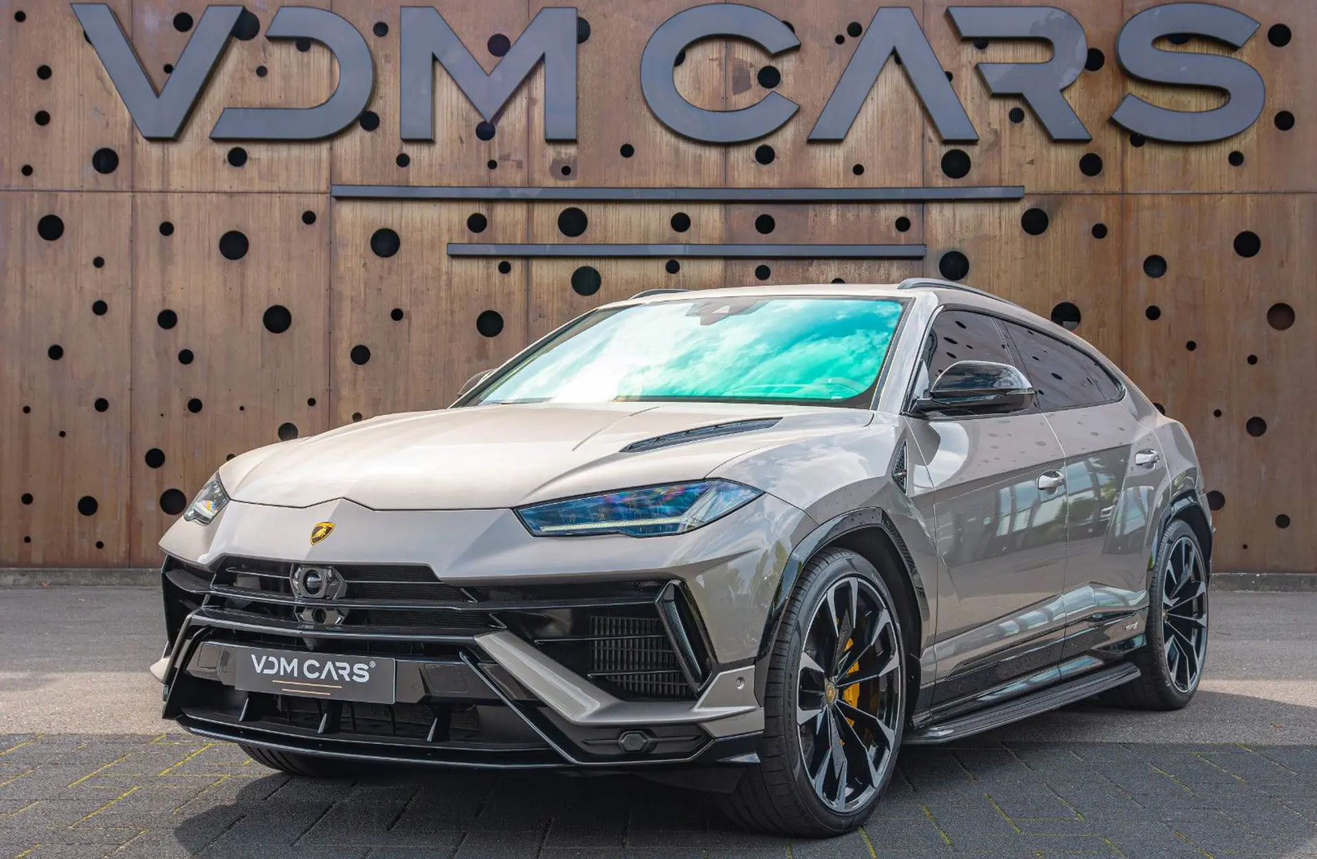 Lamborghini - Urus - 129864