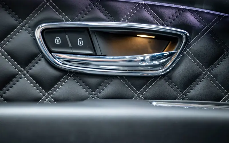 Bentley Bentayga 3.0 Hybrid 4WD * FIRST EDITION * NAIM *  - 135300