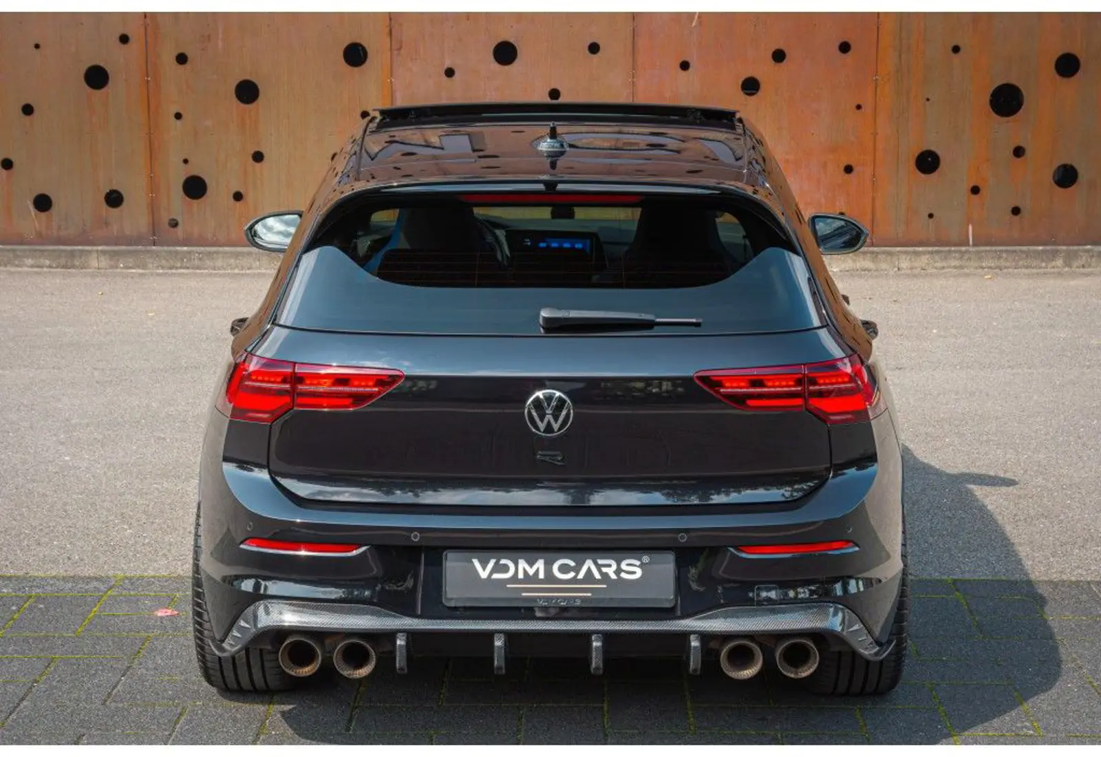 Volkswagen Golf VIII R 4Motion * AKRAPOVIC * STAGE 2 * PANO * PERF - 127642