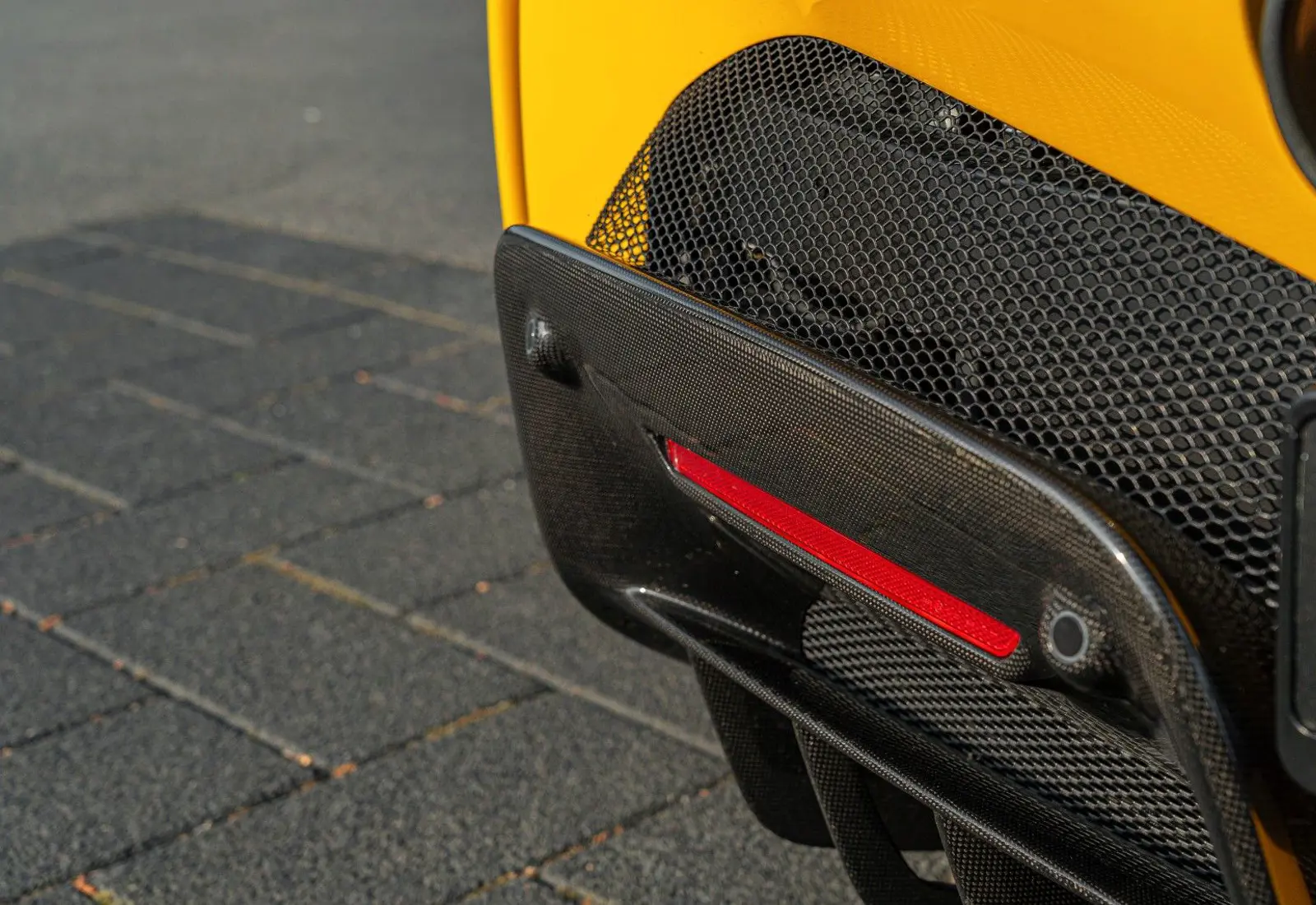 Ferrari SF90 Stradale * ATELIER * GIALLO TRIPLO * CARBON * TAILO - 138931