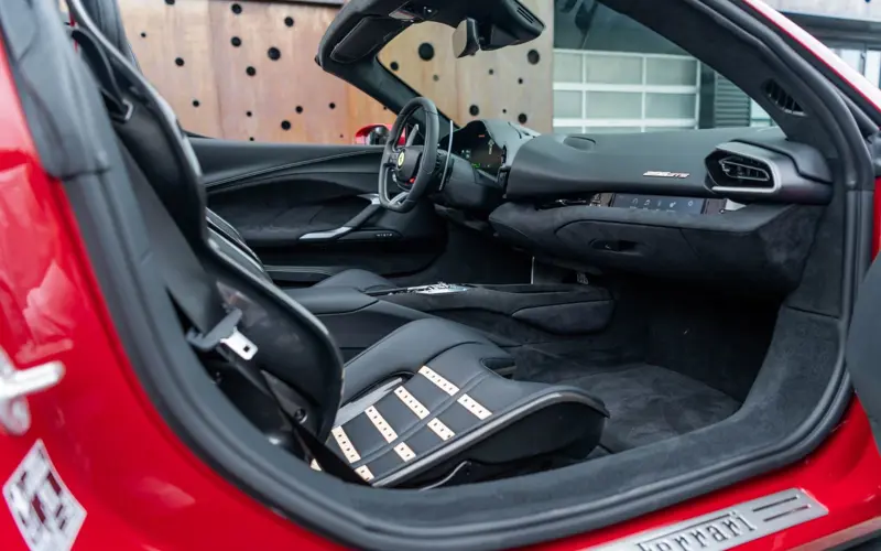 Ferrari 296 GTS * 1.HAND * ACC * CARPLAY * AFS * CONNECT * DAYTONA *  - 119180