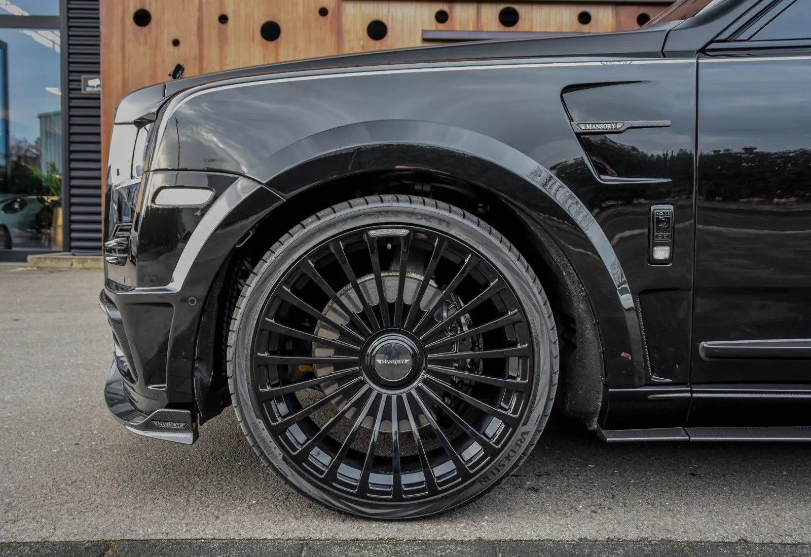 Rolls-Royce Cullinan MANSORY * REAR-ENT * STARLIGHT * NEW SERVICE - 76622