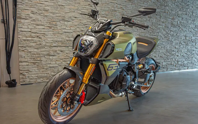 Ducati 1260 S Diavel Lamborghini * 1/630 * SAMMLERSTUCK *  - 112910