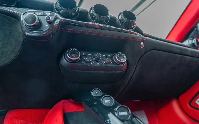 Ferrari F12 Berlinetta * ALCANTARA * CUSTOM * CARBON *  - 137177